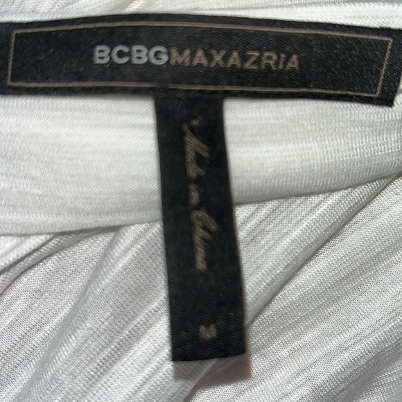 BCBG Top NWOT White asymmetrical hem burnout long sleeve stretch Size M - Picture 11 of 11